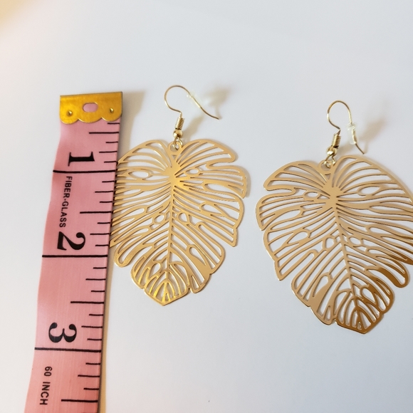 Gold leaf earrings - Picture 6 of 7